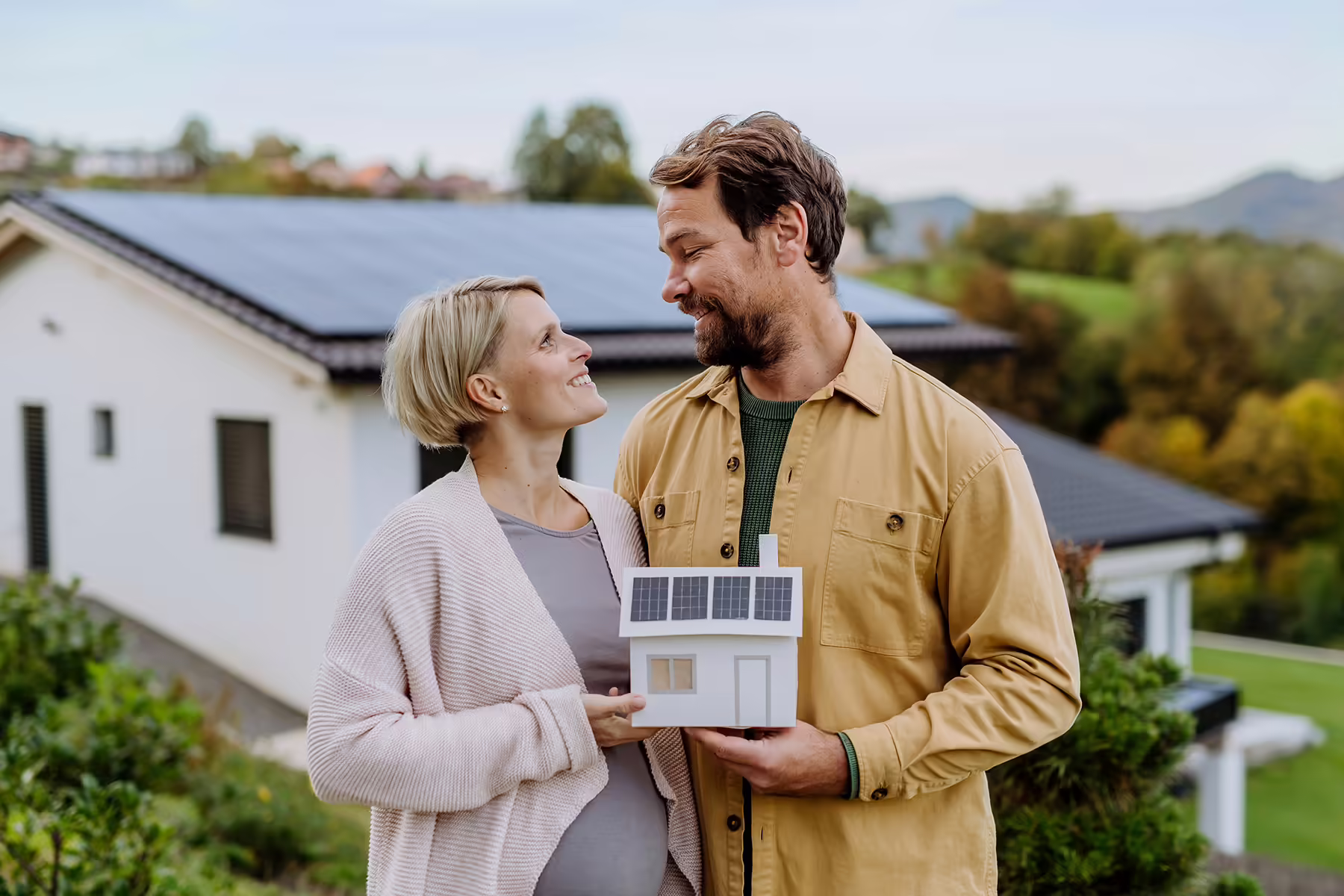 Solar-energy-saving-family-home